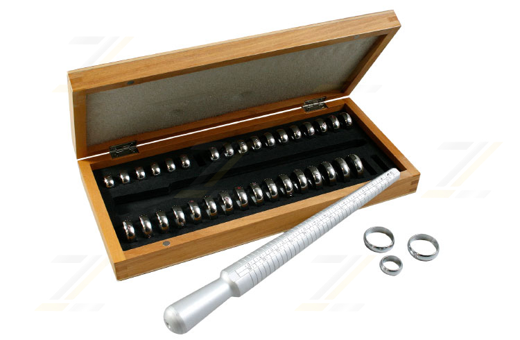 Ringmass / Ringstock mit Holzbox